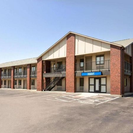 Travelodge By Wyndham Wellington מראה חיצוני תמונה