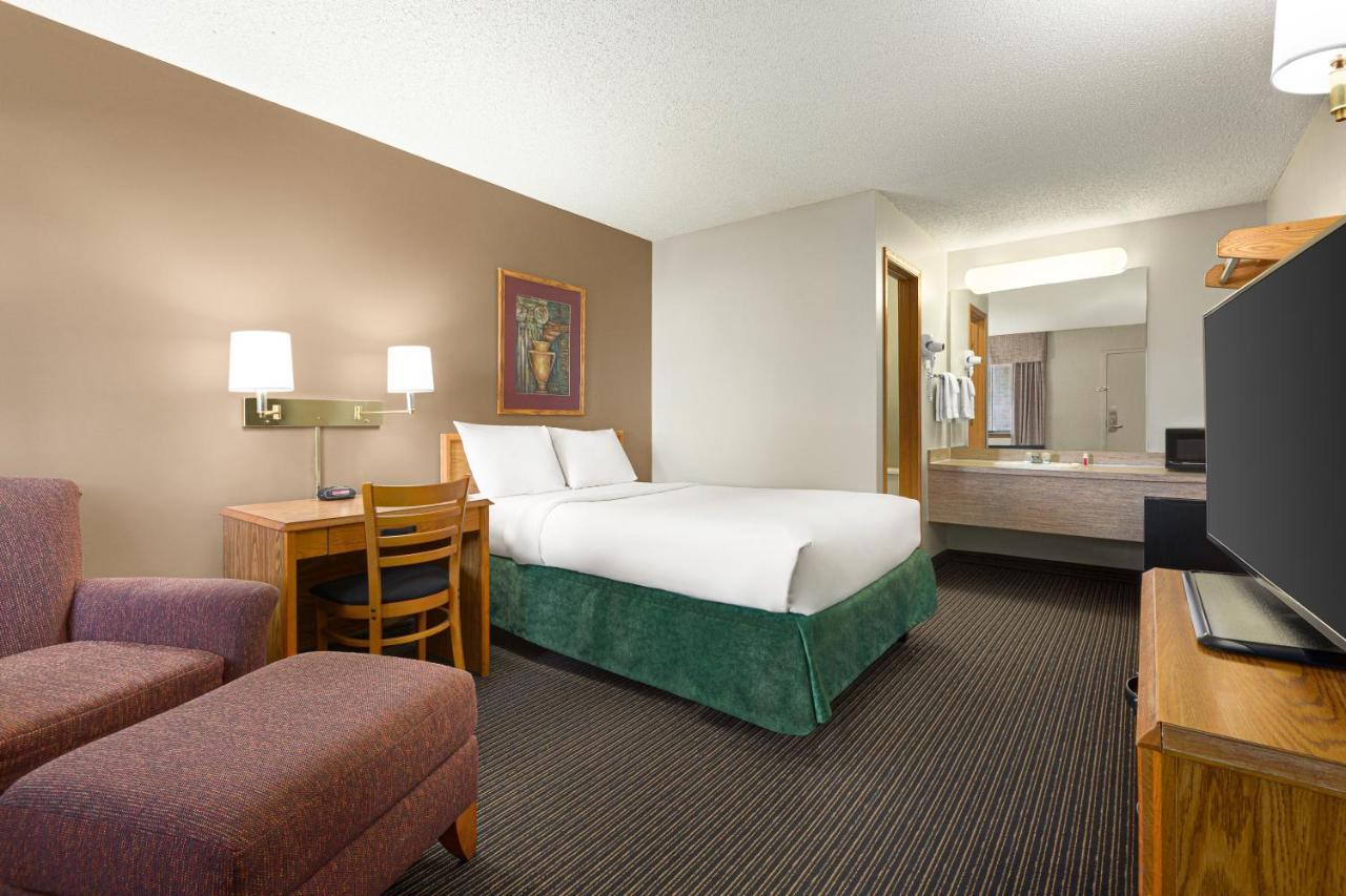 Travelodge By Wyndham Wellington מראה חיצוני תמונה