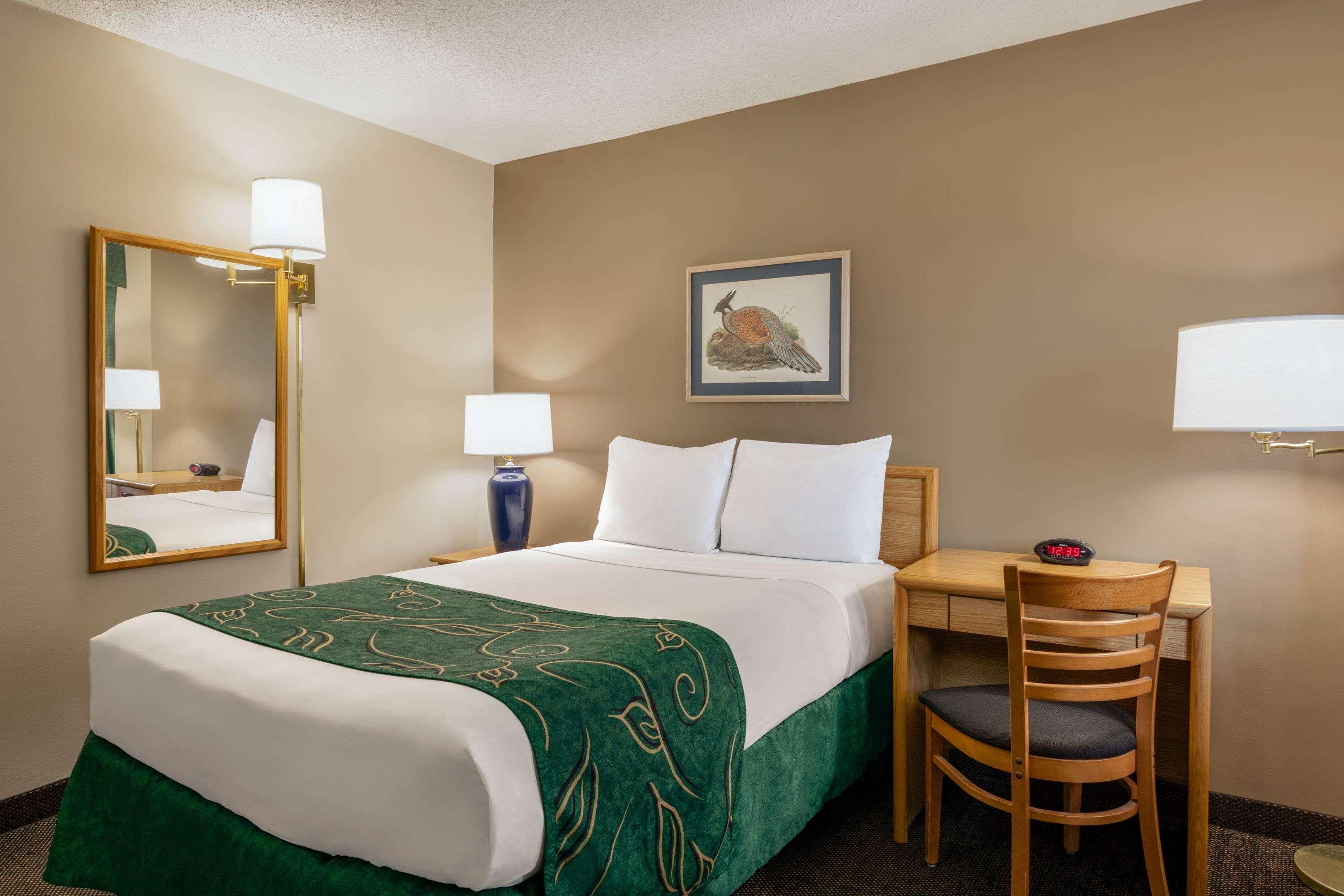Travelodge By Wyndham Wellington מראה חיצוני תמונה