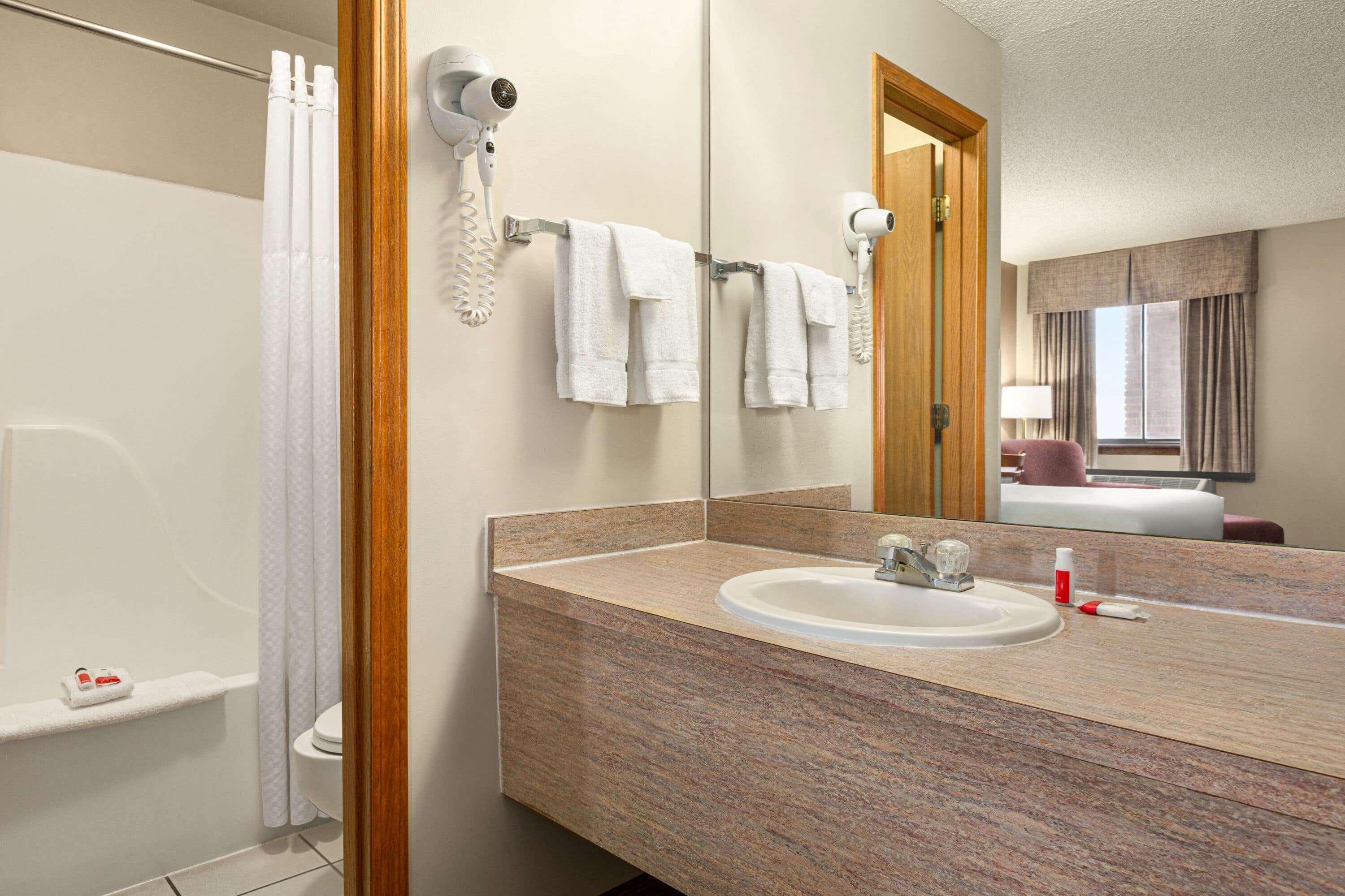 Travelodge By Wyndham Wellington מראה חיצוני תמונה
